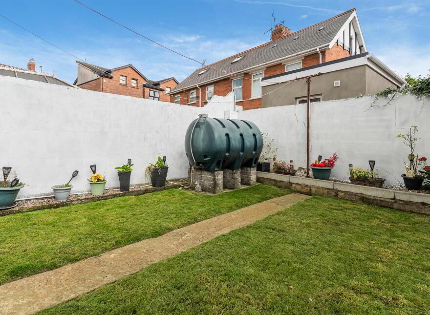 8 Mooreland Park, Andersonstown, Belfast, BT11 9AZ