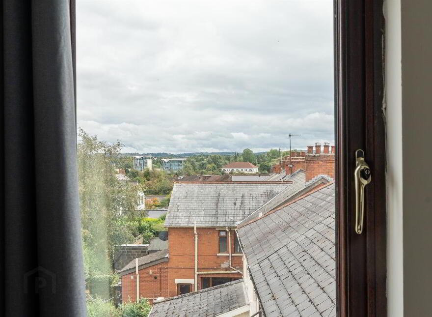8 Mooreland Park, Andersonstown, Belfast, BT11 9AZ