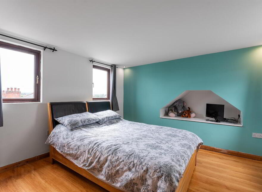 8 Mooreland Park, Andersonstown, Belfast, BT11 9AZ