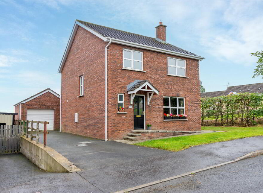 16 Cloverdale, Blackskull, Dromore, BT25 1GX photo