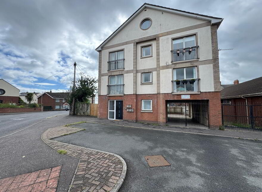 Apt 4 Taylors Manor, Carrickfergus, BT38 7HU