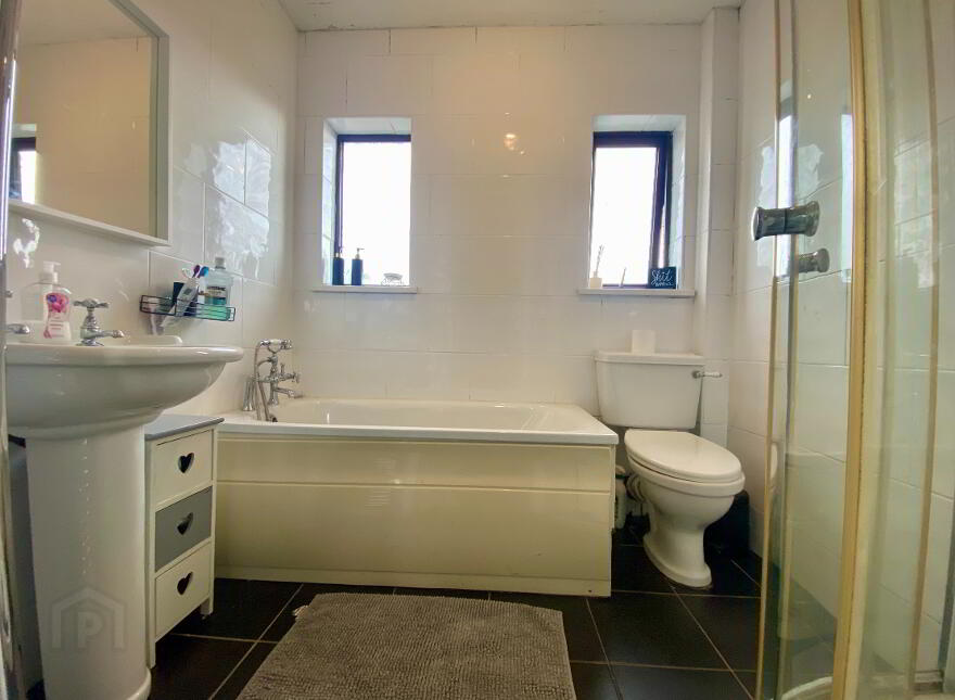 29 Chichester Square, Carrickfergus, BT38 8JU