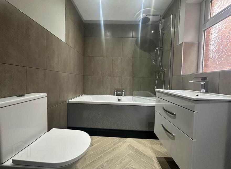 16 Forest Street, Belfast, BT12 7BG
