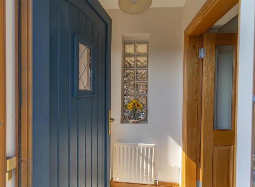 2 Great Georges Avenue, Warrenpoint, Newry, BT34 3HY