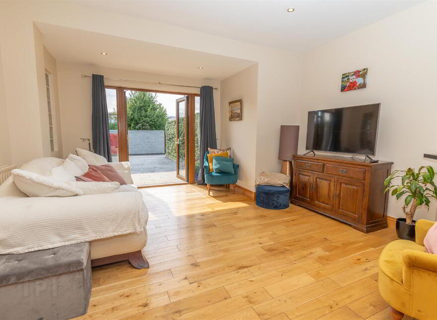 2 Great Georges Avenue, Warrenpoint, Newry, BT34 3HY