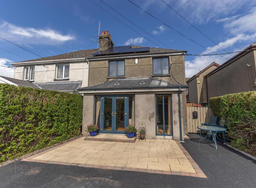 2 Great Georges Avenue, Warrenpoint, Newry, BT34 3HY photo