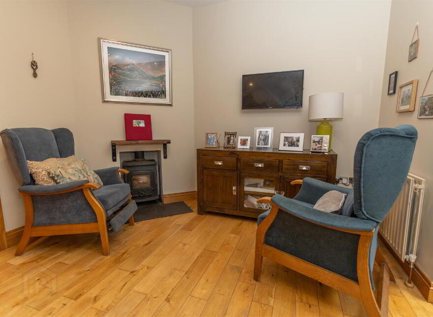 2 Great Georges Avenue, Warrenpoint, Newry, BT34 3HY