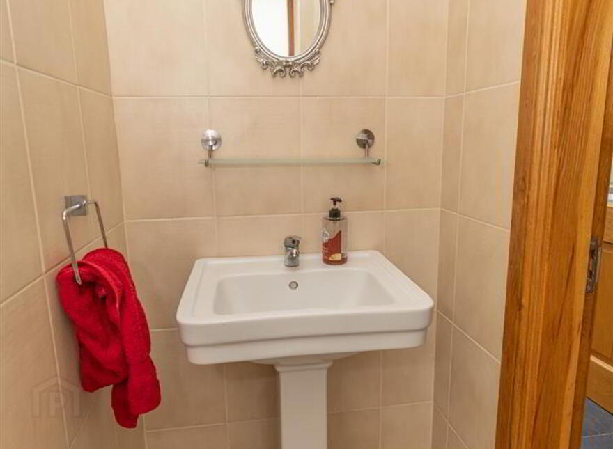 2 Great Georges Avenue, Warrenpoint, Newry, BT34 3HY