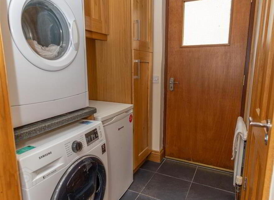 2 Great Georges Avenue, Warrenpoint, Newry, BT34 3HY