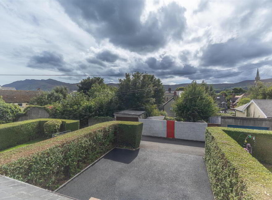 2 Great Georges Avenue, Warrenpoint, Newry, BT34 3HY