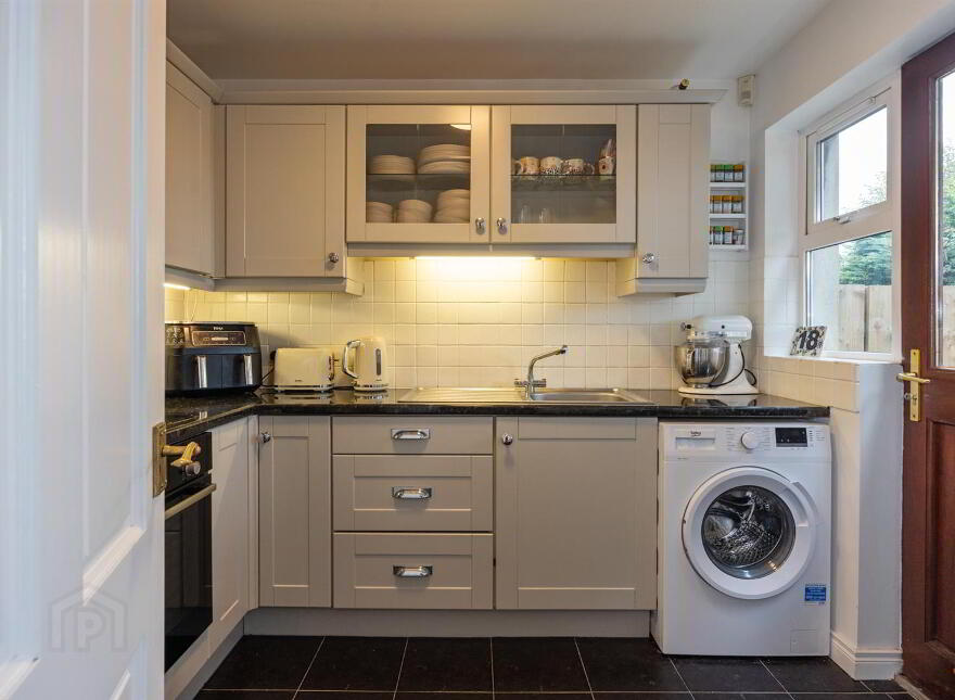 18 North Lodge Court, Carrickfergus, BT38 7TH
