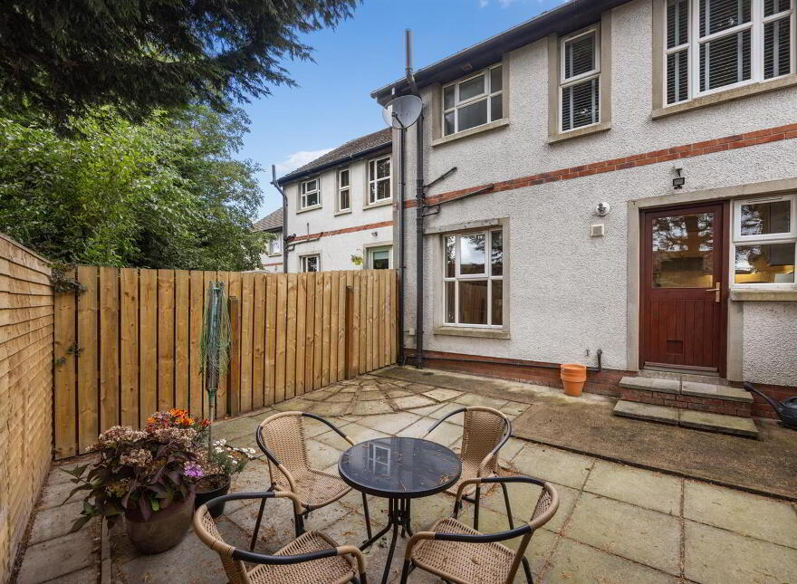18 North Lodge Court, Carrickfergus, BT38 7TH