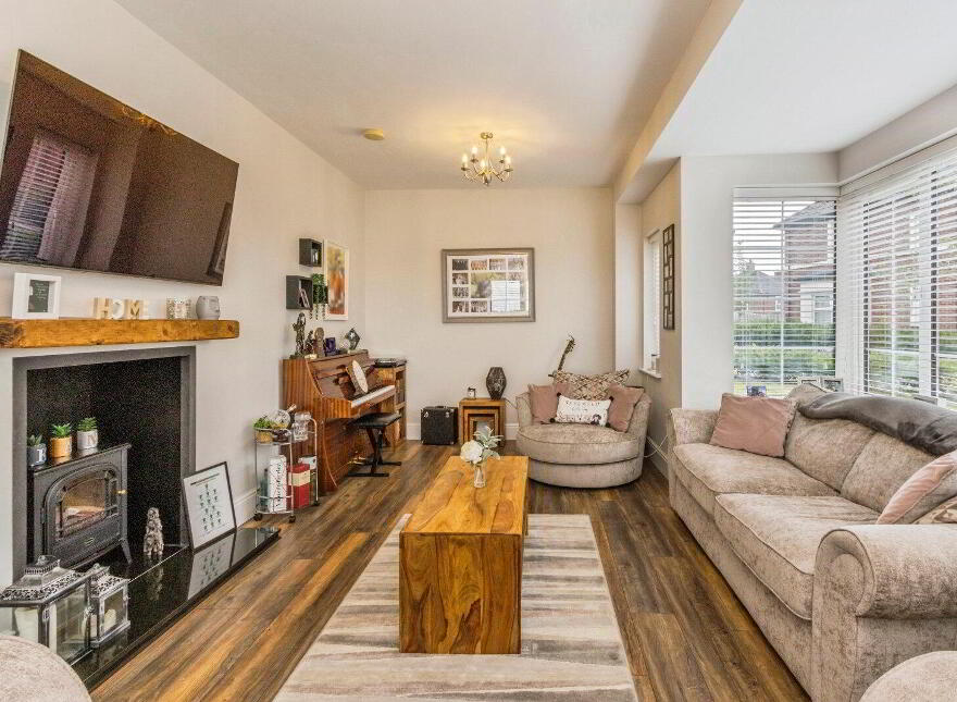 20 Fairfields Manor, Lisburn, BT28 3WA