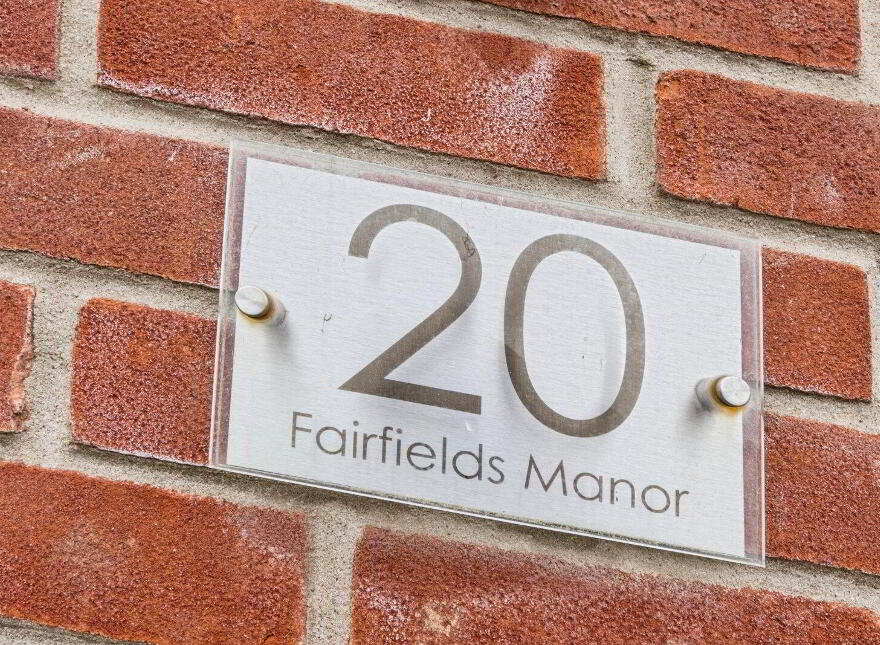 20 Fairfields Manor, Lisburn, BT28 3WA