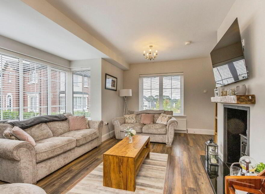 20 Fairfields Manor, Lisburn, BT28 3WA