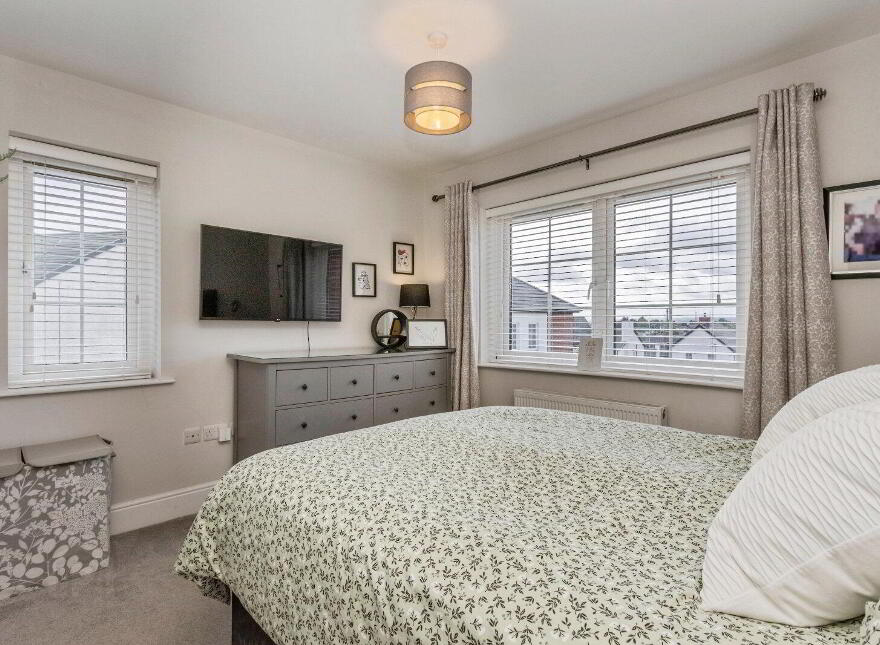 20 Fairfields Manor, Lisburn, BT28 3WA