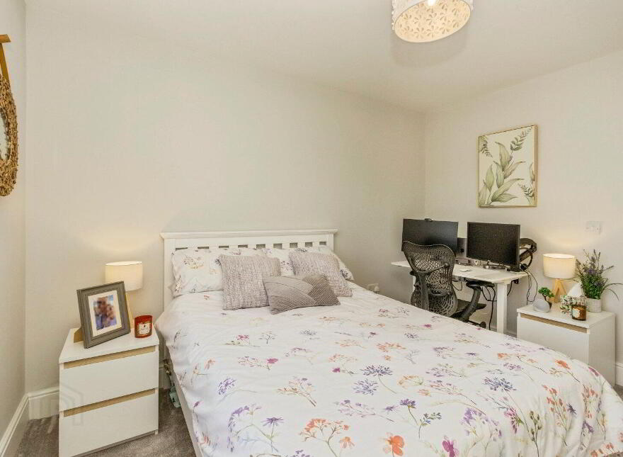 20 Fairfields Manor, Lisburn, BT28 3WA