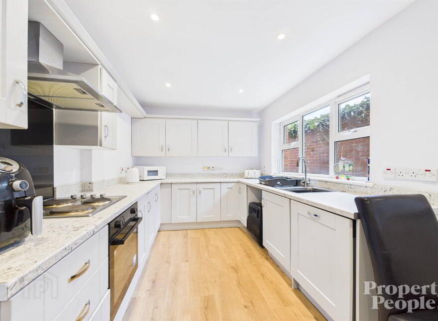 34 Sandhurst Gardens, Belfast, BT9 5AW