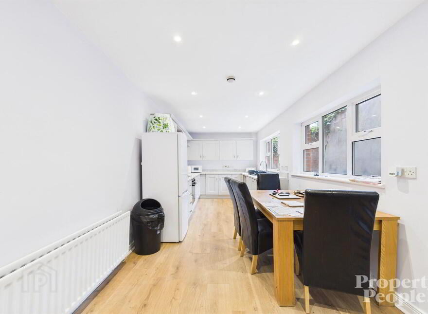 34 Sandhurst Gardens, Belfast, BT9 5AW
