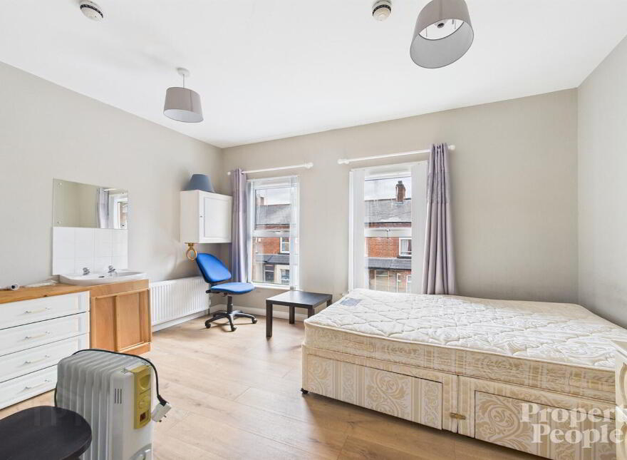 34 Sandhurst Gardens, Belfast, BT9 5AW