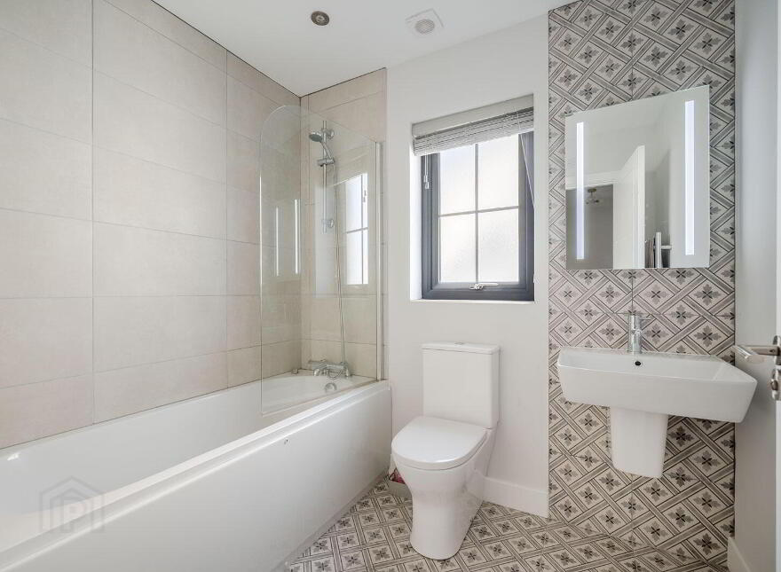 37 Rocklyn Walk, Donaghadee, BT21 0FA