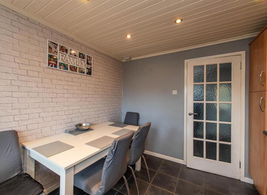 32 Hillcrest Drive, Ballynahinch, BT24 8HE
