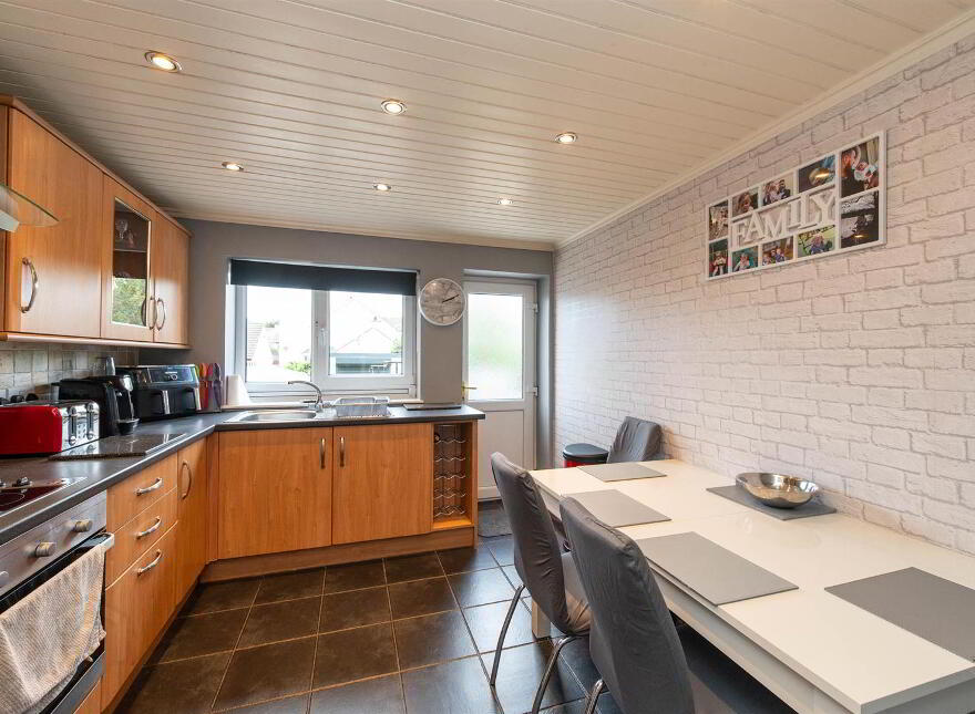32 Hillcrest Drive, Ballynahinch, BT24 8HE