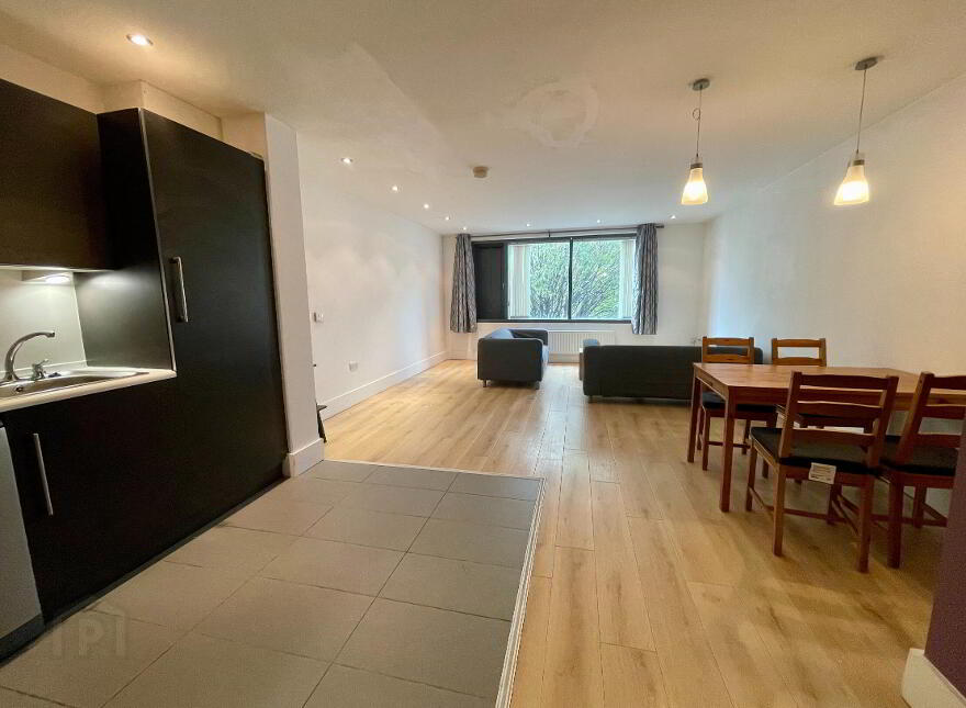 37 Manor House, Longstone Street, Lisburn, BT28 1DD