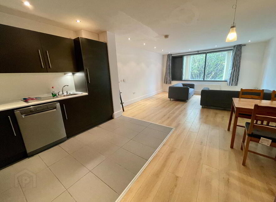 37 Manor House, Longstone Street, Lisburn, BT28 1DD