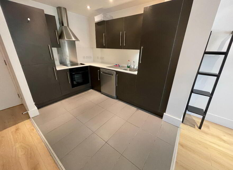 37 Manor House, Longstone Street, Lisburn, BT28 1DD
