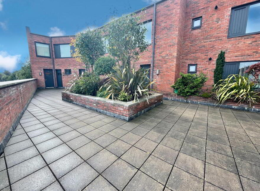 37 Manor House, Longstone Street, Lisburn, BT28 1DD