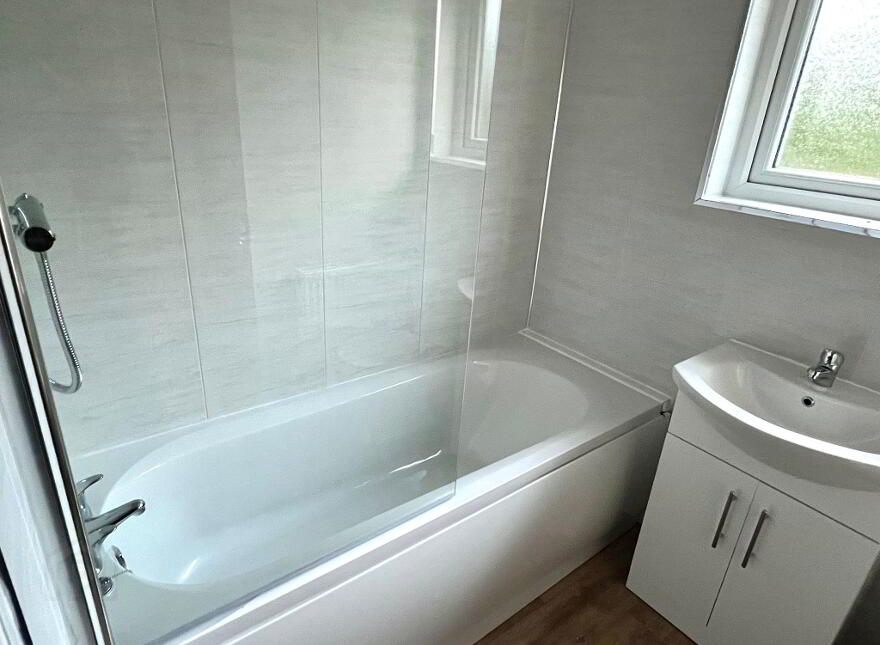 81 Seahill Road, Craigavad, Hollywood, BT18 0DW