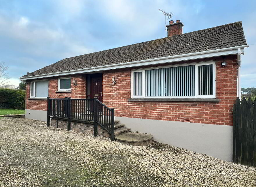 81 Seahill Road, Craigavad, Hollywood, BT18 0DW photo