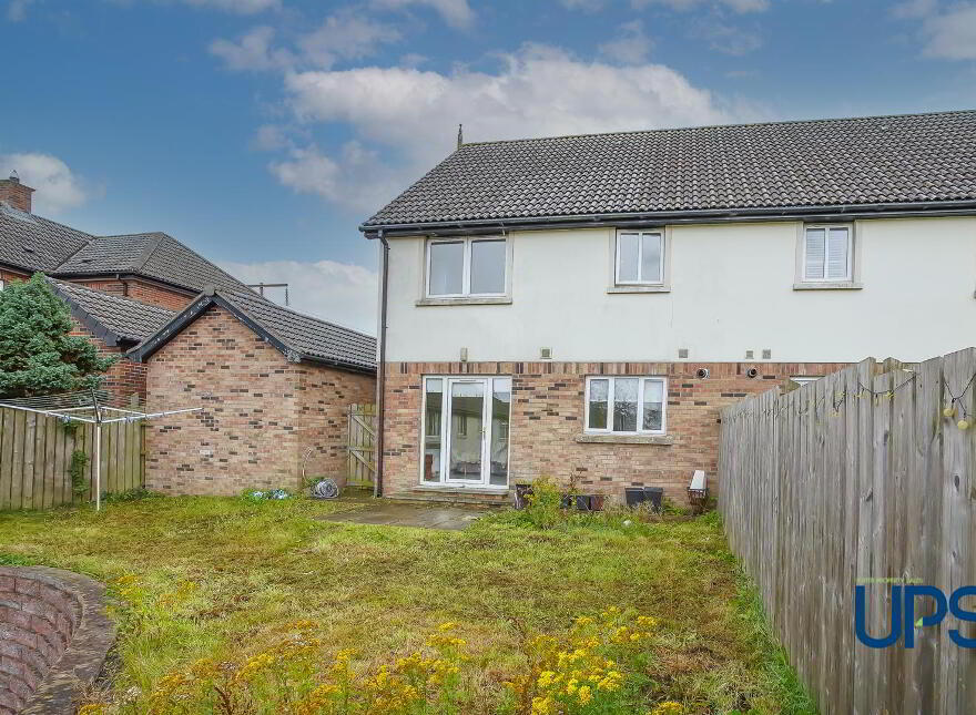 4 Lagmore View Gardens, Stewartstown Road, Dunmurry, Belfast, BT17 0FQ
