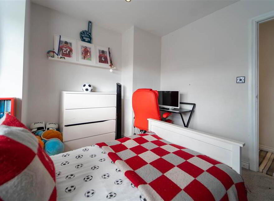 13 Woodford Grange, Bangor, BT19 6ZA