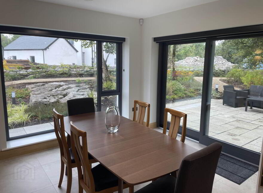5 Ashford Pines, Cong, F31W895