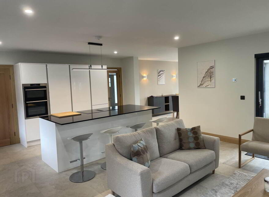 5 Ashford Pines, Cong, F31W895