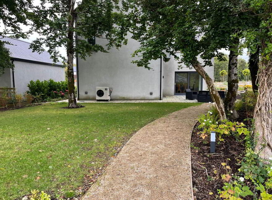 5 Ashford Pines, Cong, F31W895