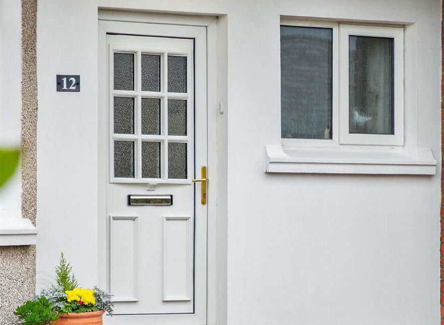 12 Lisanduff Avenue, Portballintrae, BT57 8RU