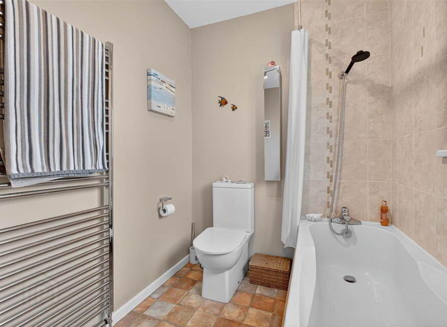 12 Lisanduff Avenue, Portballintrae, BT57 8RU