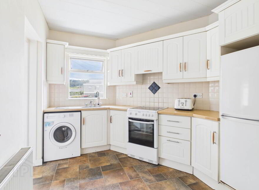 42 Árd Mhuire, Carrick-On-Suir, E32TW29