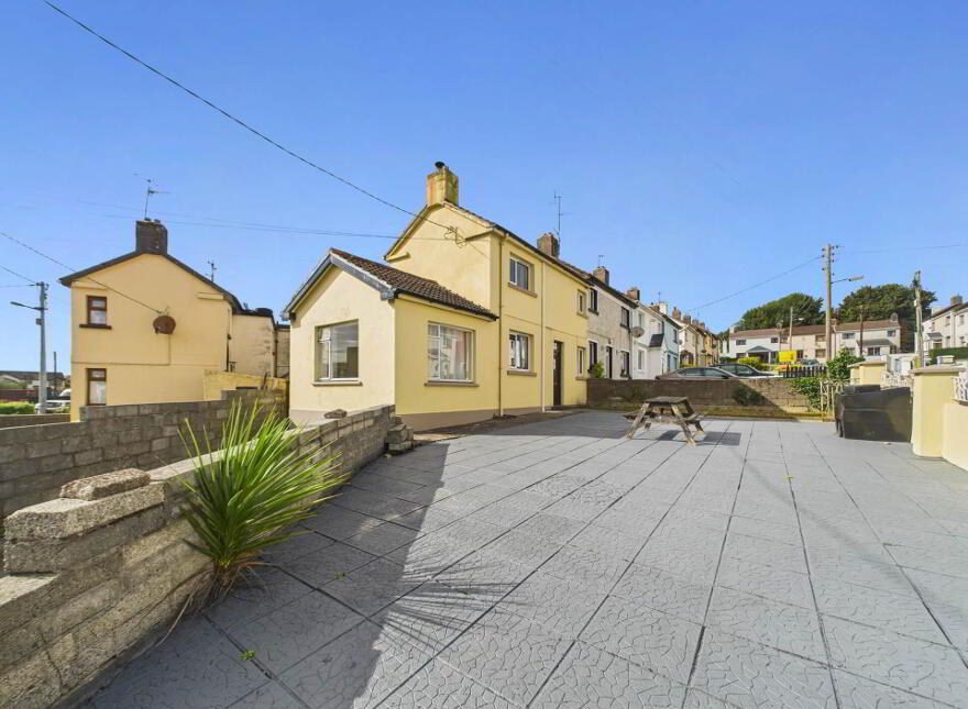 42 Árd Mhuire, Carrick-On-Suir, E32TW29