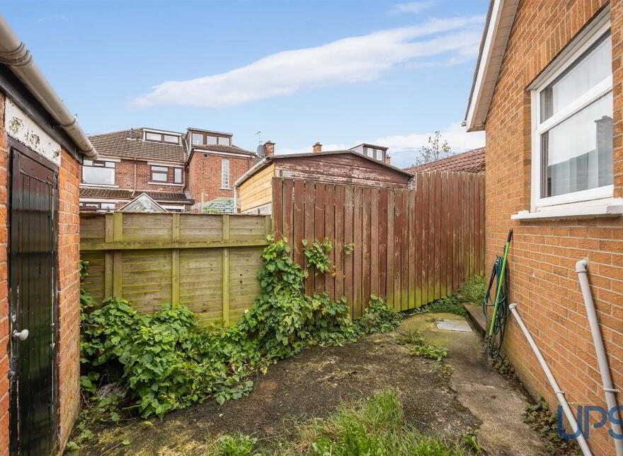 11 Gransha Way, Glen Road, Belfast, BT11 8AQ