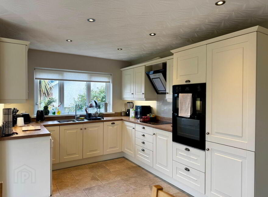 10 Castlehill Crescent, Ballymoney, BT53 6TL