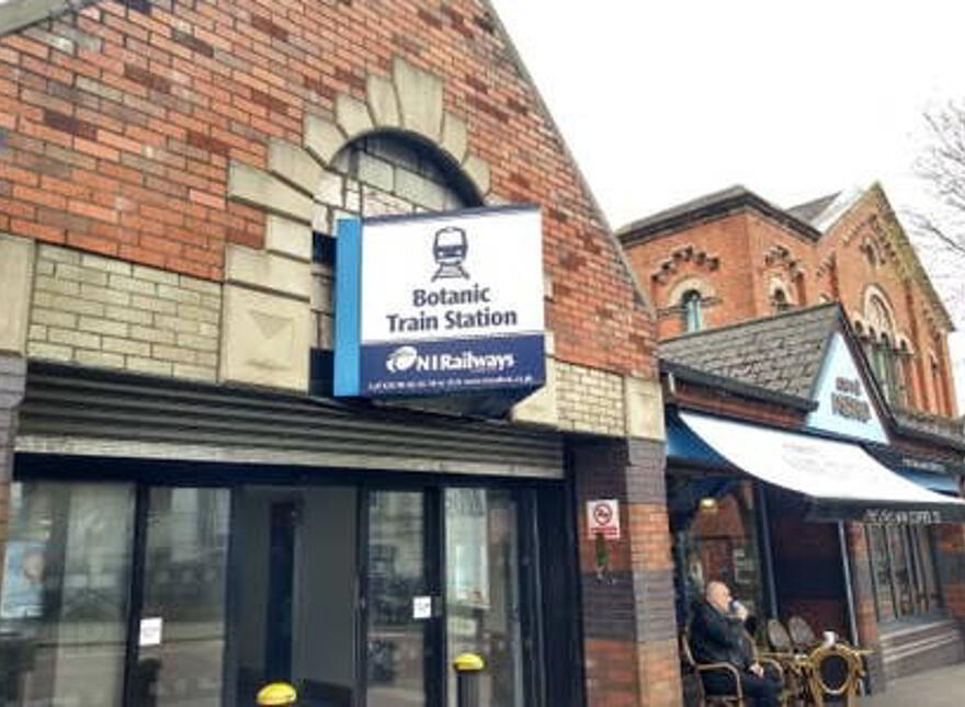 One Double Bedroom Available, 8 Cromwell Road, Belfast, BT7 1JW