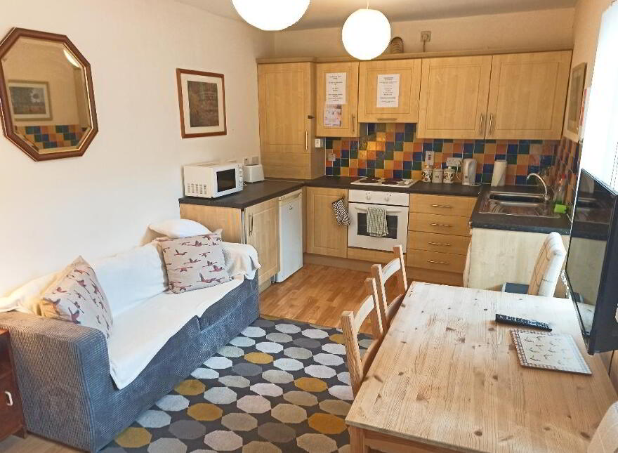 One Double Bedroom Available, 8 Cromwell Road, Belfast, BT7 1JW