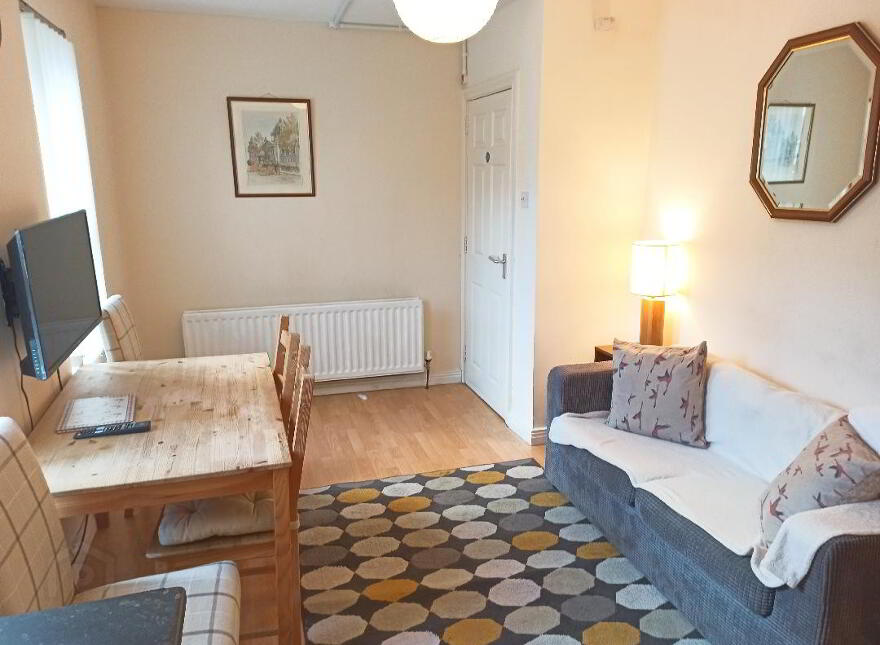 One Double Bedroom Available, 8 Cromwell Road, Belfast, BT7 1JW