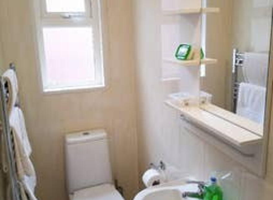 One Double Bedroom Available, 8 Cromwell Road, Belfast, BT7 1JW