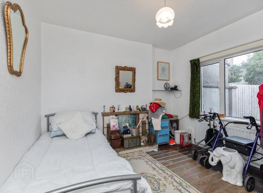 25 Summerhill Park, Belfast, BT5 7HE