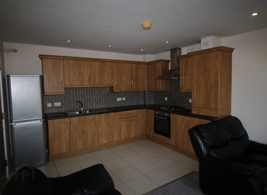 13 Lesley Central, 109-115 Shankill Road, Belfast, BT13 1FD